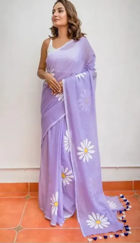 Soft Lavender Daisy Floral Print Linen Saree
